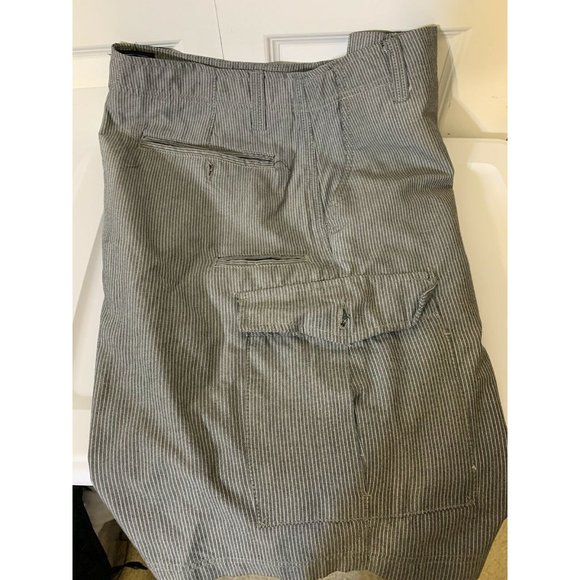 Champs Sports Gear Men's Sz 34 Gray Striped Shorts - Picture 5 of 7